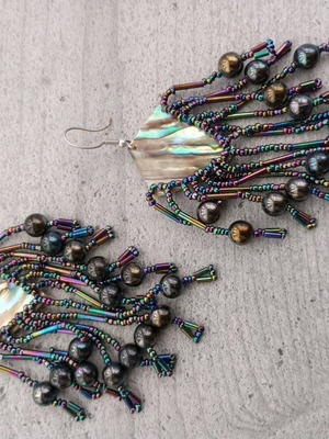 Vintage Boho χειροποίητα σκουλαρίκια με ιριδίζουσες χάντρες σαν καινούργιο