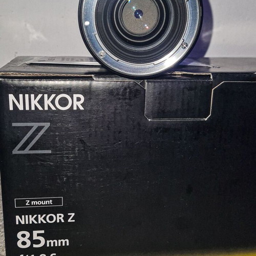 Nikon NIKKOR Z 85mm f/1.8 S telephoto lens new, black
