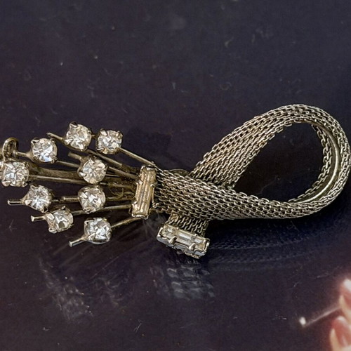 Art Deco vintage Czechoslovakian brooch like new