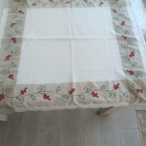 Vintage embroidered tablecloth 83×83 cm used, white with grape design
