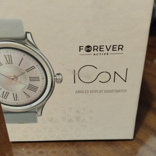 Forever Icon AMOLED display smartwatch with two detachable straps