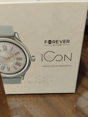 Forever Icon AMOLED display smartwatch with two detachable straps
