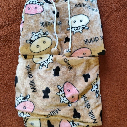 Lutrin pajamas set used size Large beige