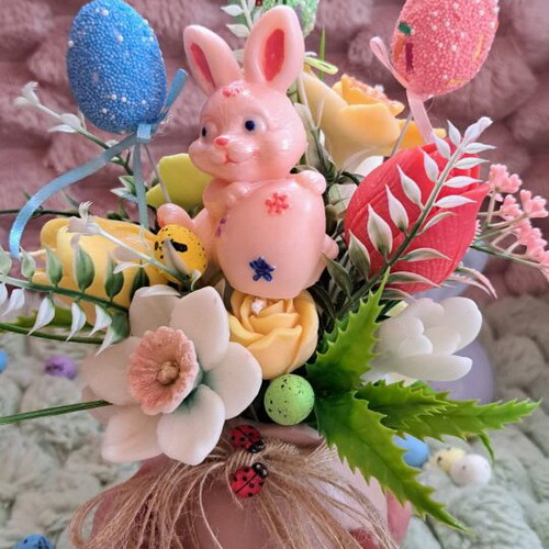 Easter arrangement new, soy wax with artificial flowers and eggs