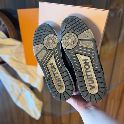 LV Trainer Sneakers like new, size 45, black and white