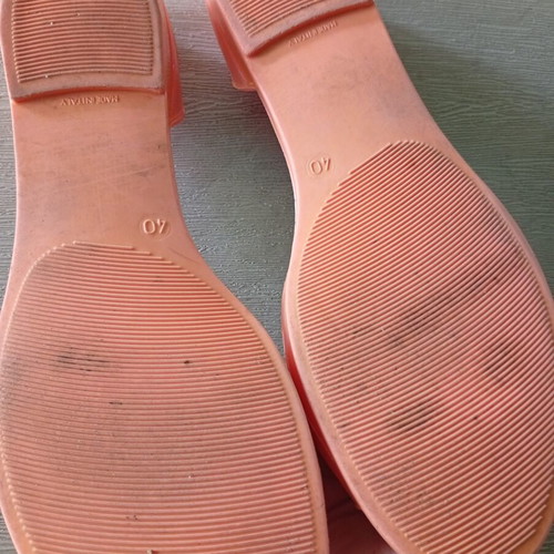 Flat sandals size 40, like new, orange