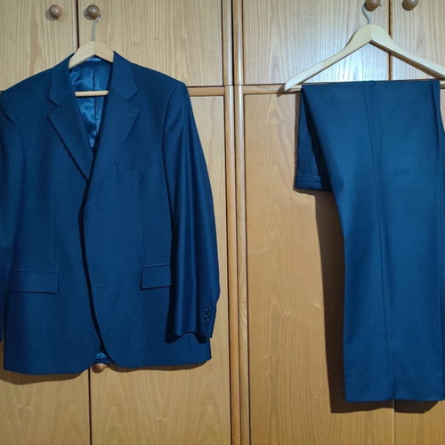 Suit like new, unisex, size M