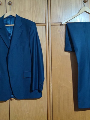 Suit like new, unisex, size M
