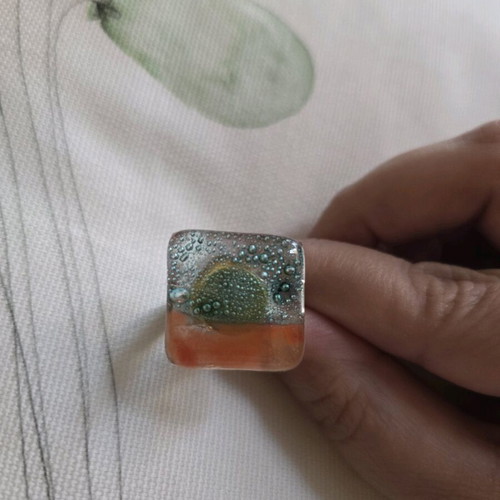 Ring made of liquid glass with adjustable size like new, multicolored