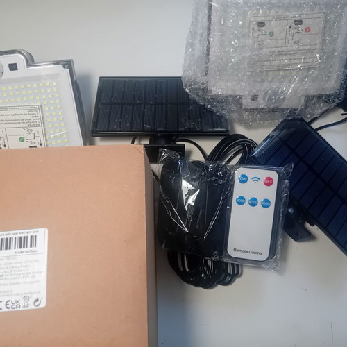 Solar LED floodlight set 2 pieces with remote control, new