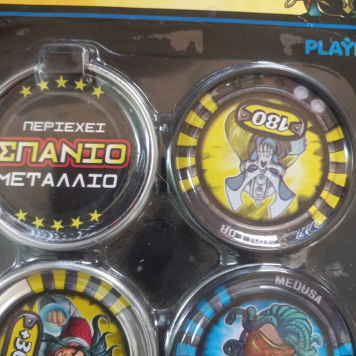 Slingers War Stars Medallion Power Pack 2011 and FC Barcelona stickers