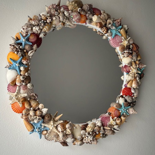 Mirror with seashells round new, handmade