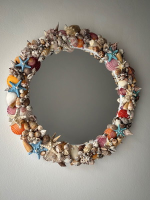 Mirror with seashells round new, handmade