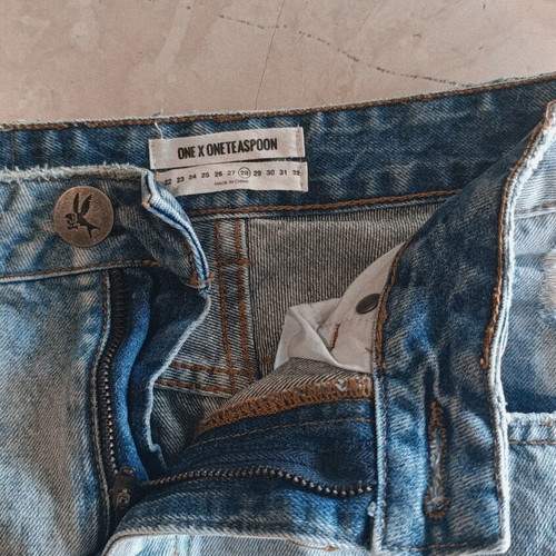 One Teaspoon denim mini skirt new, size S, white and blue