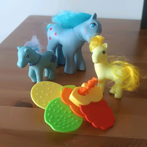 Ponies used, set with small blue Simba toys