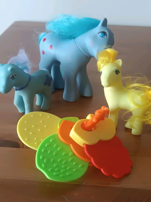 Ponies used, set with small blue Simba toys