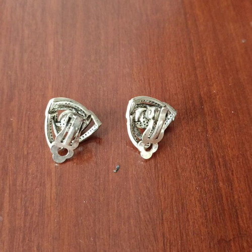Clip earrings like new