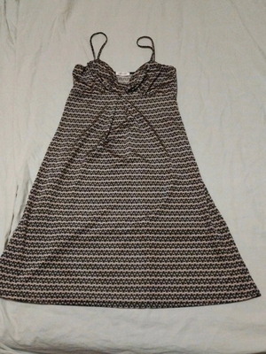 Set of 4 dresses like new, size M, black and brown
