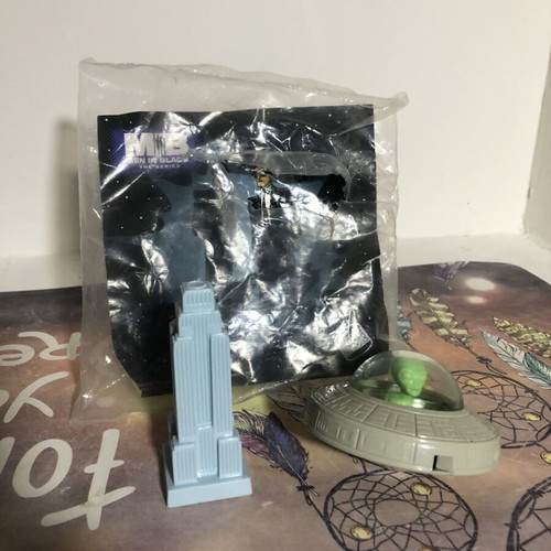 Men in Black 1998 flying saucer and building toy used