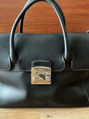 Furla ръчна чанта използвана, черна, естествена кожа