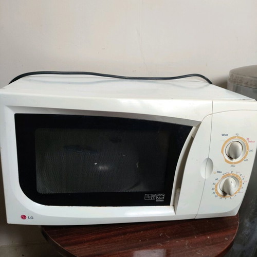 LG microwave oven used, works properly