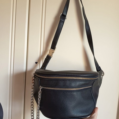 Leather crossbody bag used, black with silver chain Pull&Bear