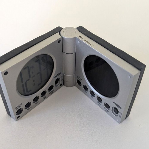 Vintage Marksman Concentric Dual Time alarm clock like new, foldable portable