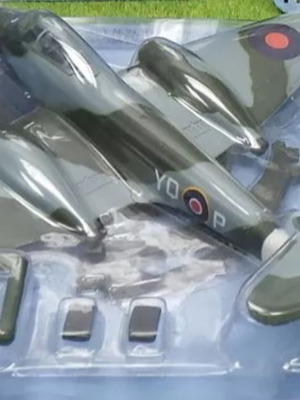 Αεροπλάνο Gloster Meteor κιτ Italeri 1:100 καινούργιο