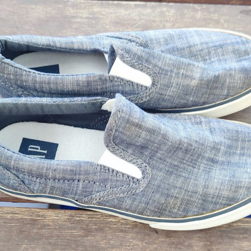 Gap children's casual slip-on sneakers blue size 32 used