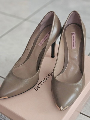 Tsakiris Mallas 10cm leather stiletto pumps with gold detail, size 41