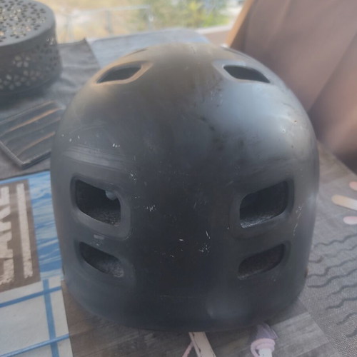 Bicycle helmet like new, black