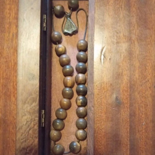 Collectible Sheesham Wood Worry Beads Set with Carved Box like new