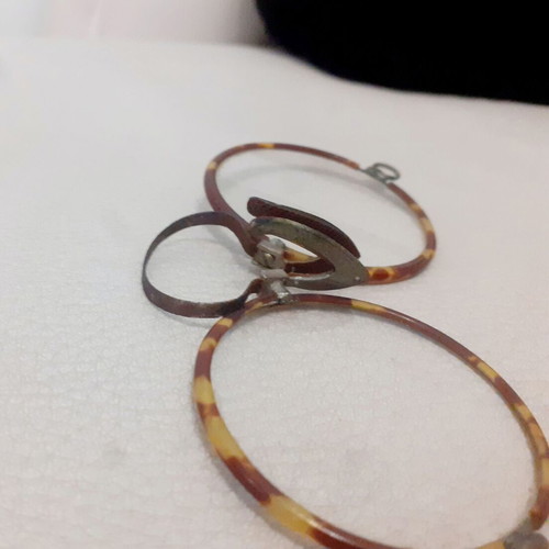 Presbyopia glasses antiques from 1920 used, brown and yellow