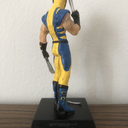 Marvel Eaglemoss Wolverine figurine used with magazine