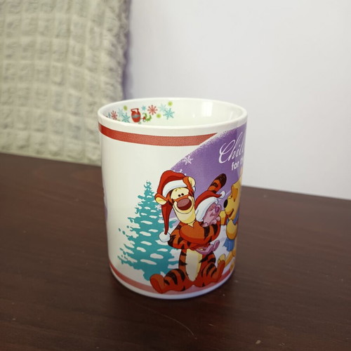Disney Christmas Mug like new
