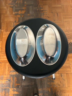 Serving trays like new