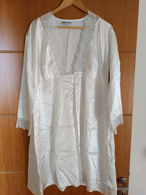 Σετ σατέν ρόμπα Polo Club με νυχτικό μεταχειρισμένο, λευκό, μέγεθος XL