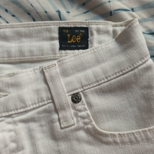 Lee white shorts like new, sizes XS and S