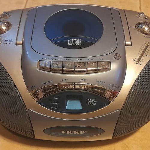 Vicko CD radio used with minor scratches