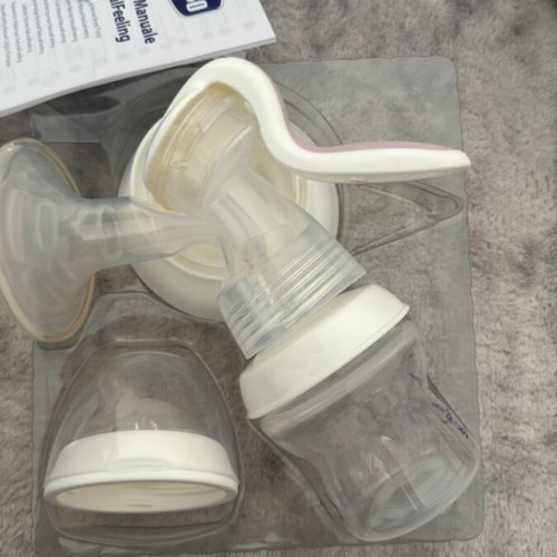 Manual breast pump like new