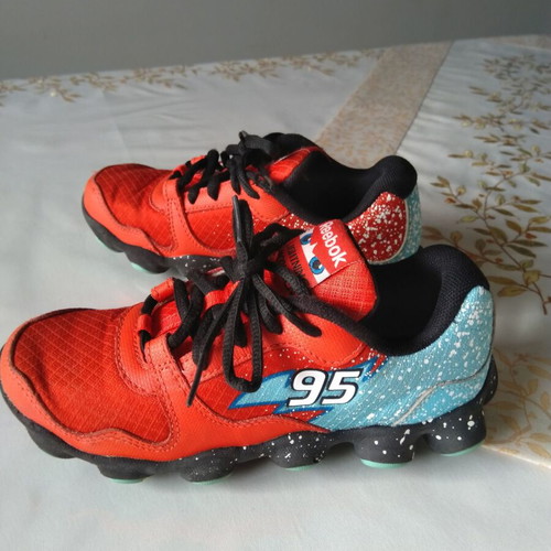Reebok boys' sneakers size 31 McQueen 95 like new