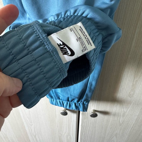 Nike kids jacket size 164 blue like new for ages 12-15