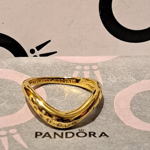 Pandora Essence ring size 8/56 new, gold plated with white zirconia