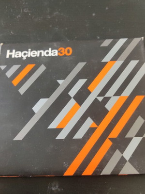 Hacienda 30 CD σαν καινούργιο, ηλεκτρονική