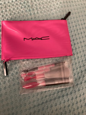 Νεσεσέρ Mac με 4 πινέλα travel size καινούργιο
