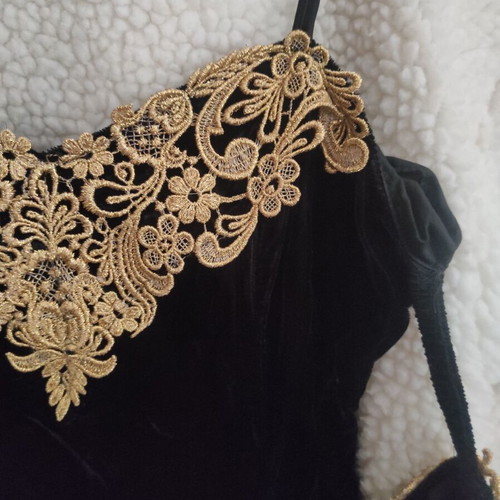 Velvet vintage Marnie West evening dress like new, black with gold embroidery