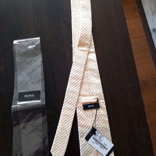 Hugo Boss tie new authentic