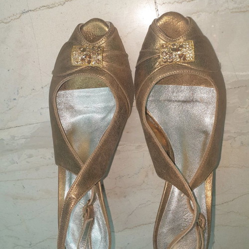 Pumps new size 36 gold leather