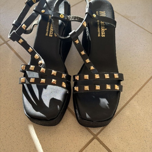 Black platform sandals like new with gold pyramid studs