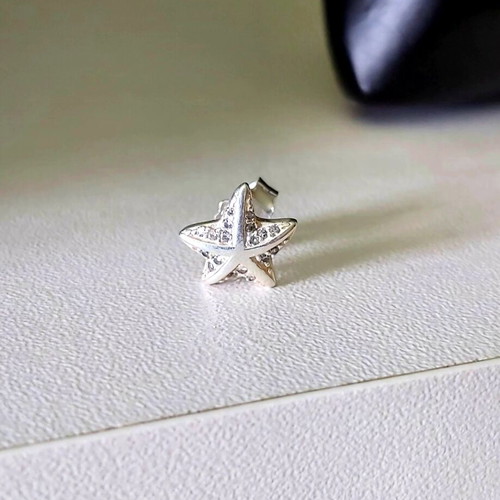 Pandora s925Ale starfish earring like new